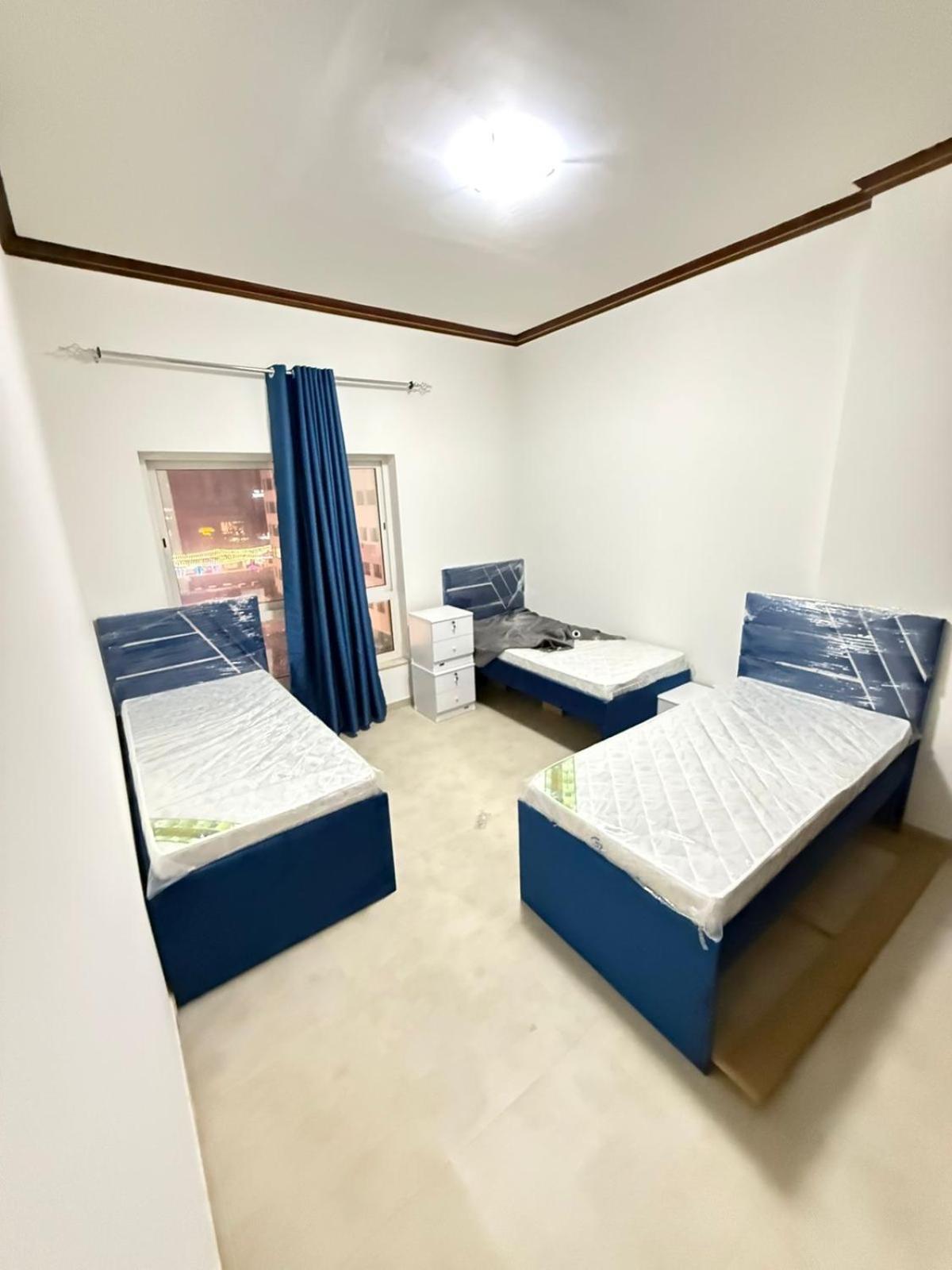 Backpackers Heaven ! 18 Beds In A 2 Bedroom Apartment In Front Of Union Metro Station Diera ดูไบ ภายนอก รูปภาพ
